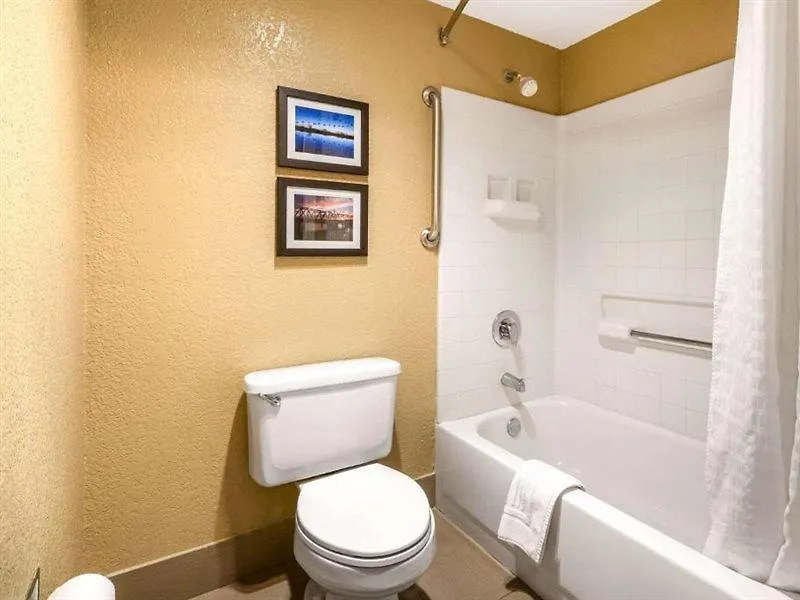 Comfort Inn Lathrop Stockton Airport 3*,