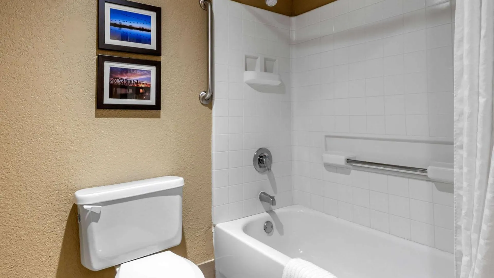 Comfort Inn Lathrop Stockton Airport 3*,  United States